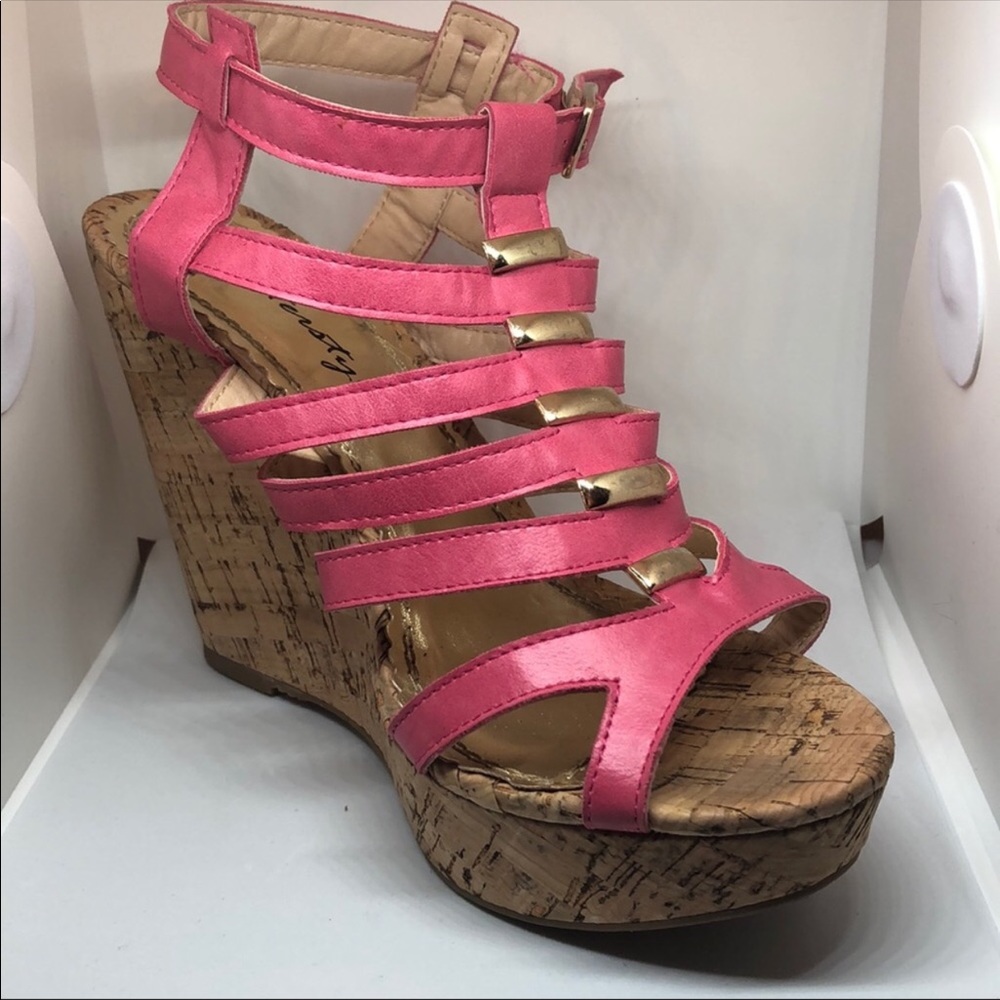 Woman’s wedge sandal